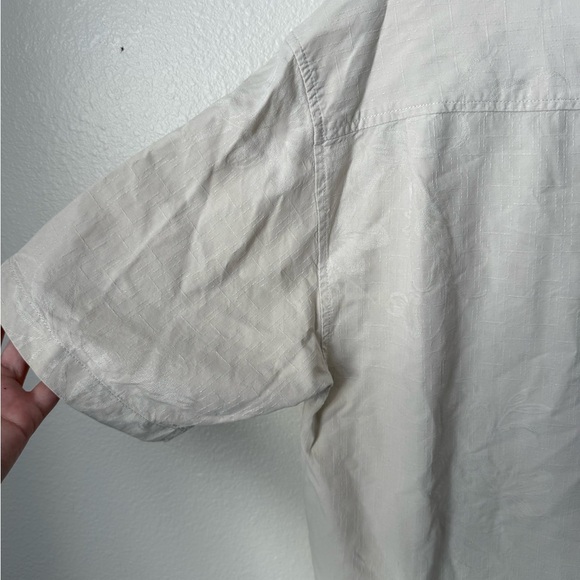 Tommy Bahama Men’s Short Sleeve Button Down 100% Silk Size Medium - Picture 4 of 5